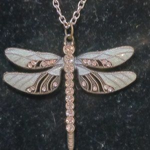 Silver tone necklace